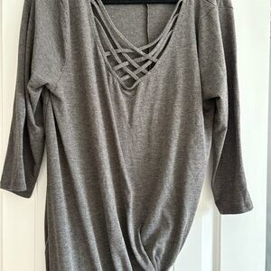 Zenana Outfitters Gray Asymmetrical 3/4 Sleeve Blouse